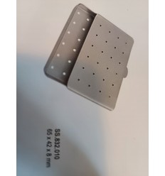 Æske m. perforationer, til nåle o.lgn. 65x42x8mm